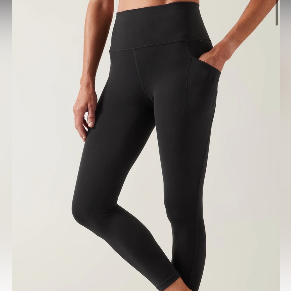 Athleta Salutation Stash Pocket 7/8